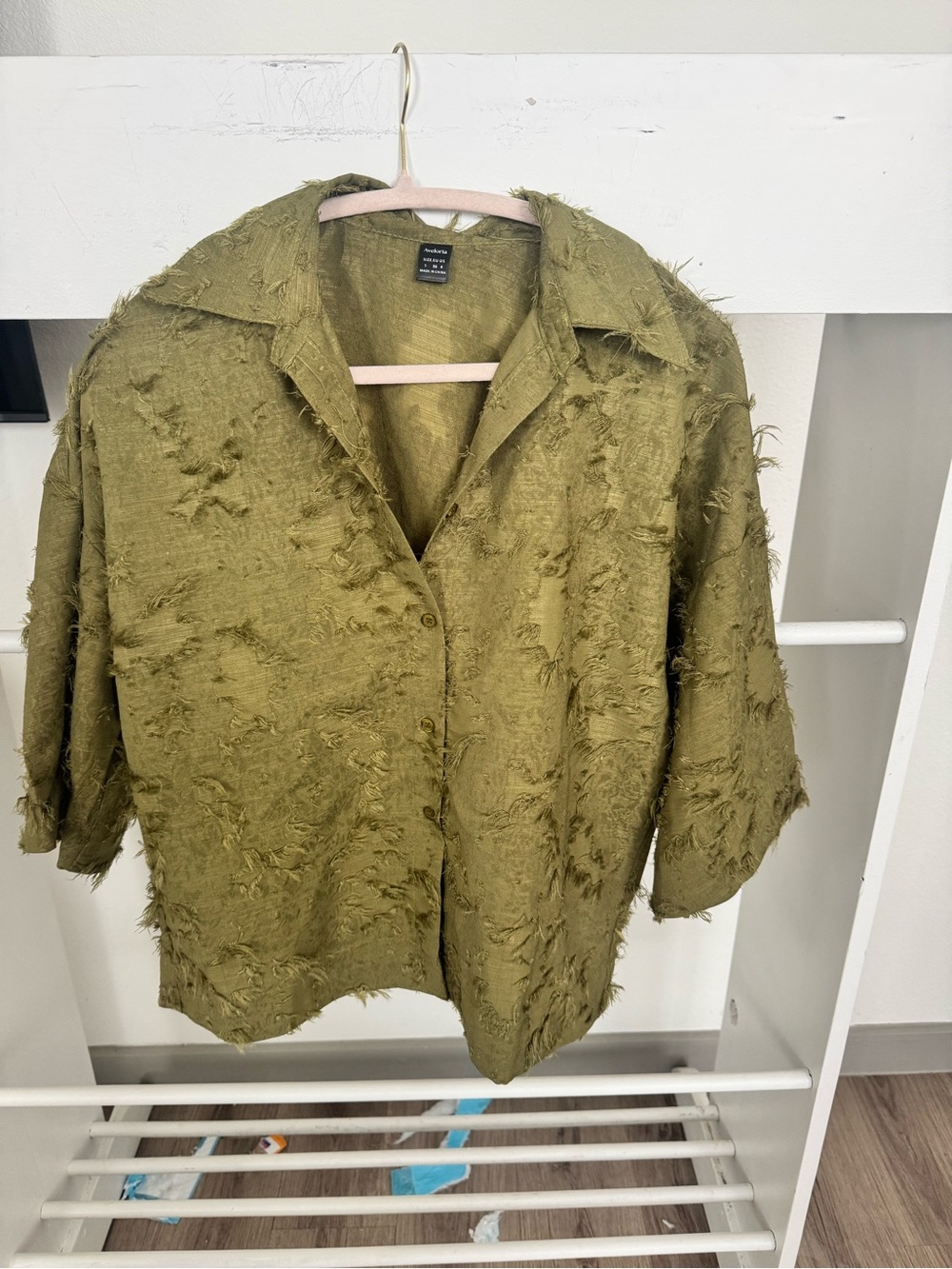 Source Unknown Olive Green Distressed Short-Sleeve Button-Down Shirt